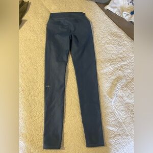 ALO Yoga Women's Blue Jeans